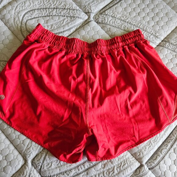 Lululemon Hotty Hot Shorts - Picture 2 of 5